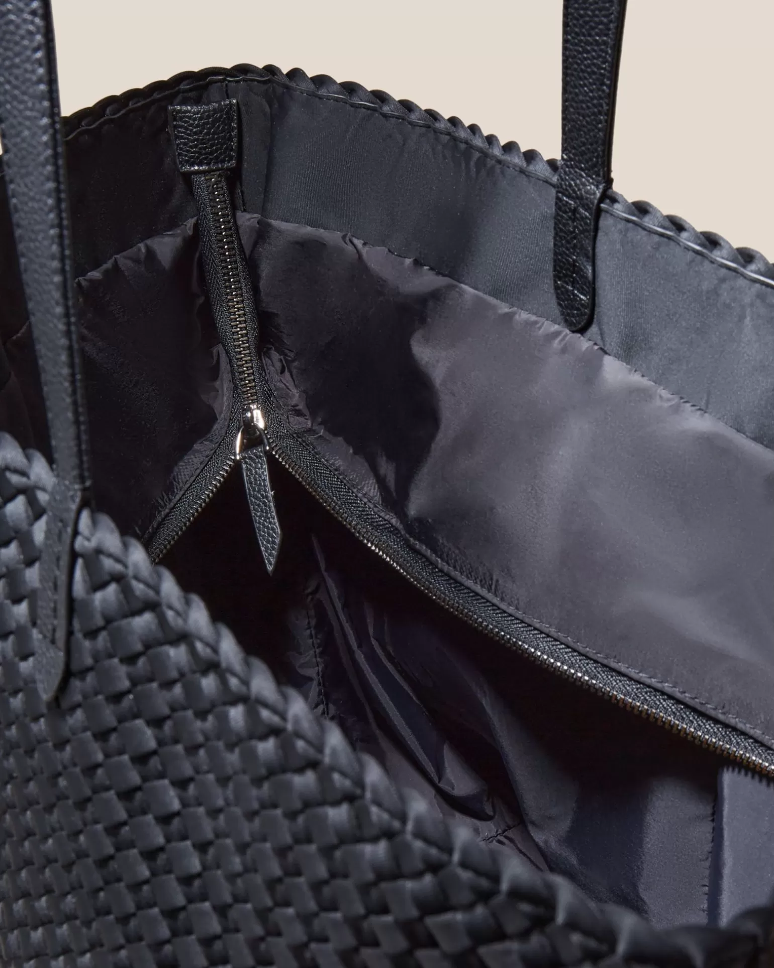 Totes<NAGHEDI Jetsetter Large Tote Onyx