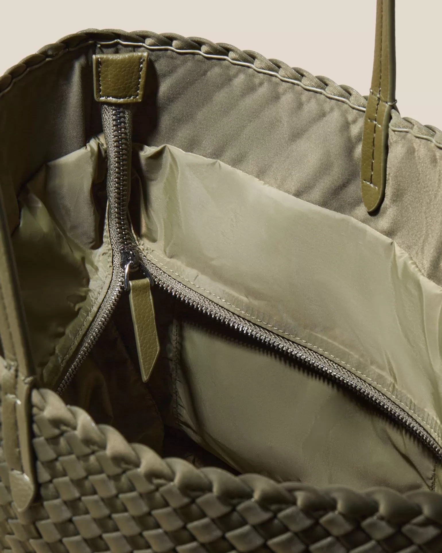 Shoulder Bags<NAGHEDI Jetsetter Small Tote Olive